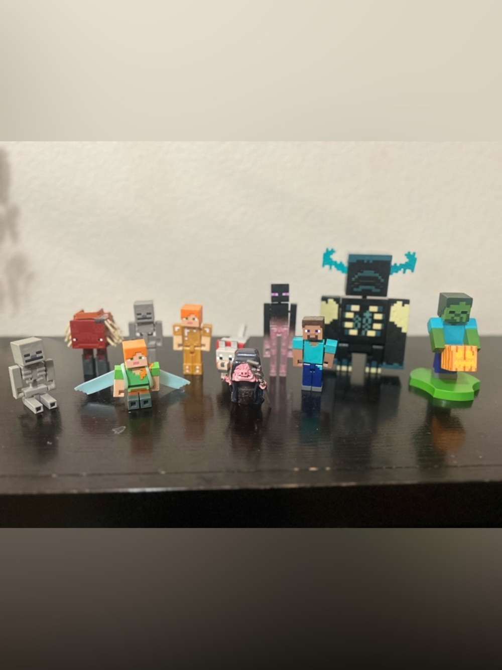 Minecraft Mini Figures - Assorted Characters (Blue, Green, Black, Gray)